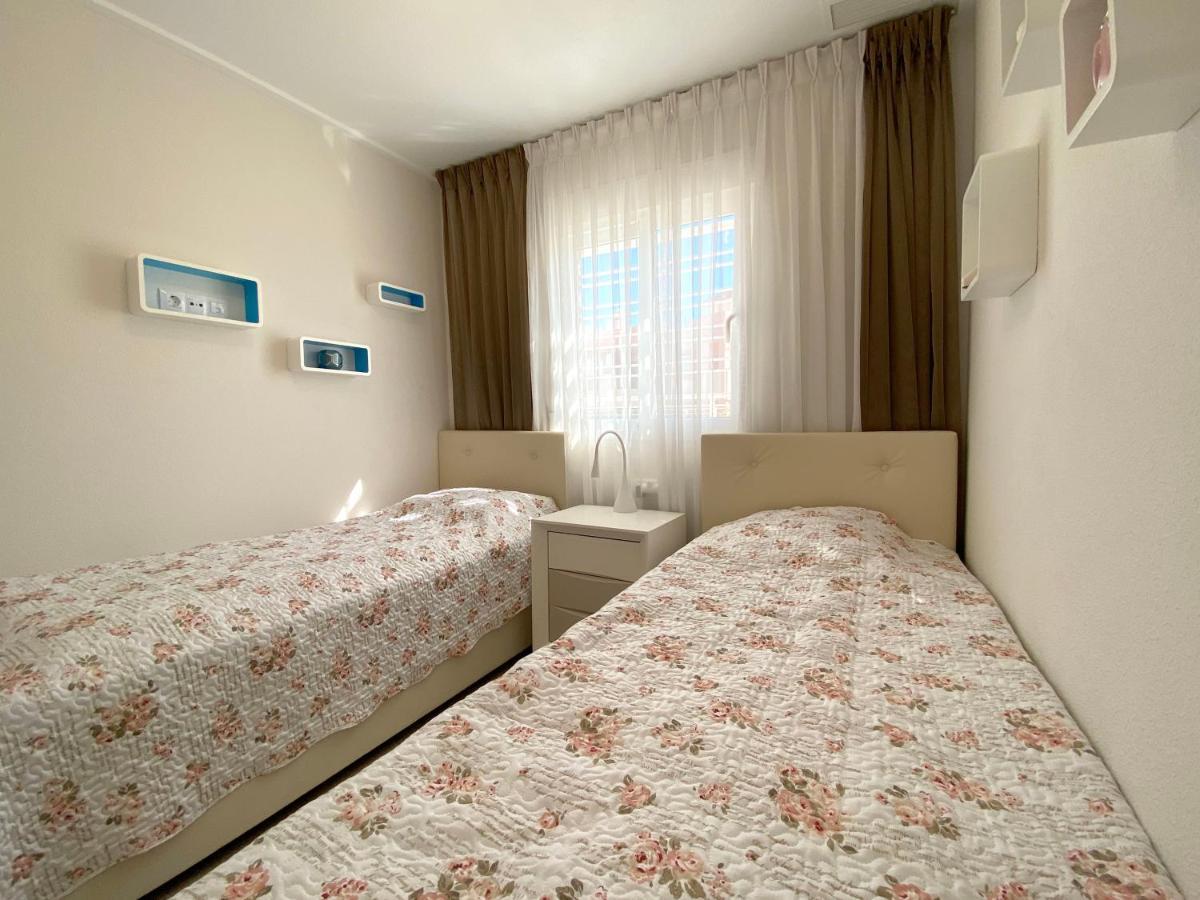 Vista Azul - Punta Prima - Spa Y Piscina Torrevieja Exteriör bild